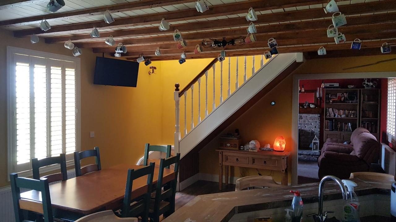 شقة Anascaul  في Traditional Irish Farmhouse المظهر الخارجي الصورة