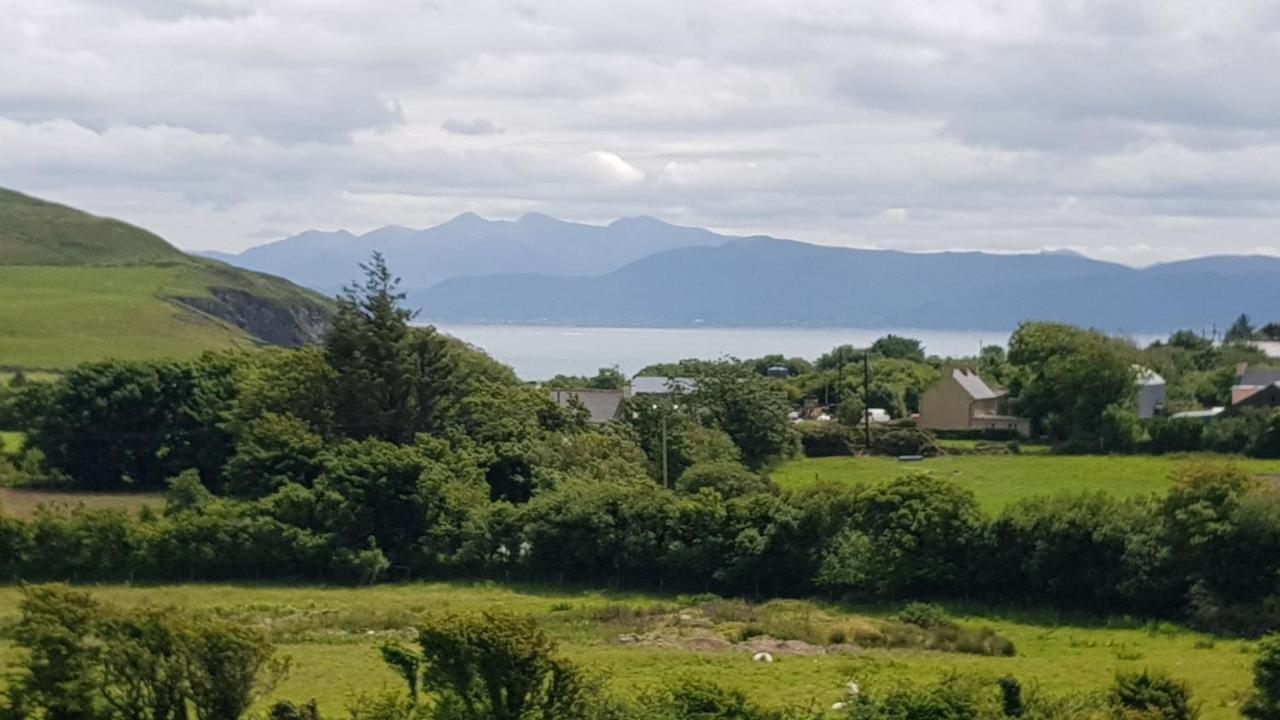 شقة Anascaul  في Traditional Irish Farmhouse المظهر الخارجي الصورة